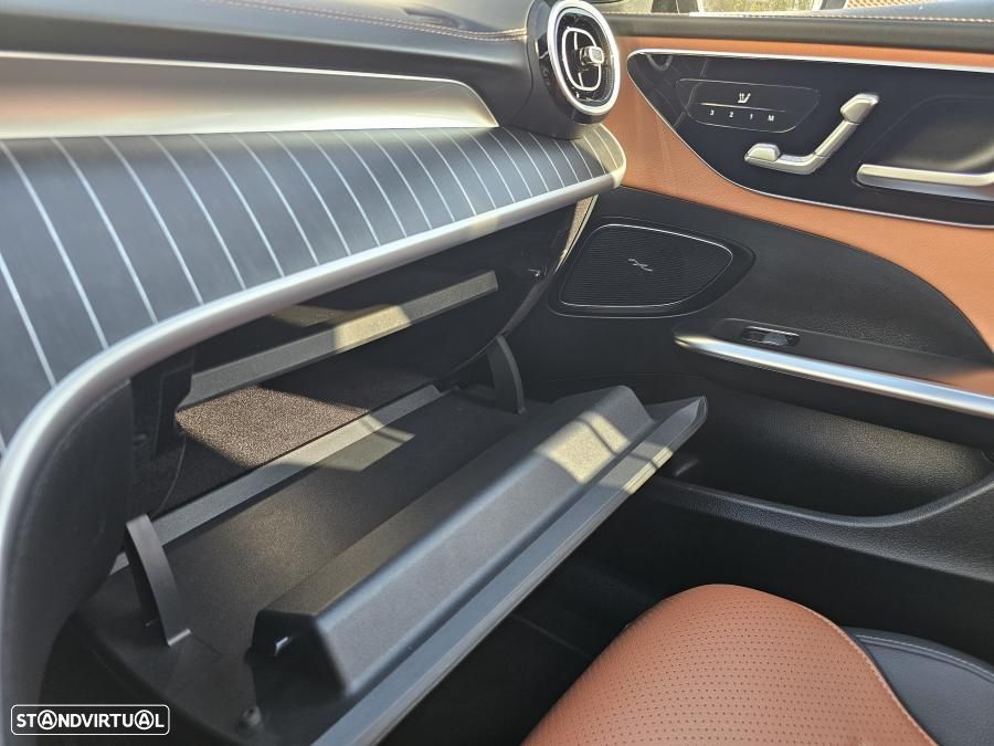 Mercedes-Benz C 300 e AMG Line - 29