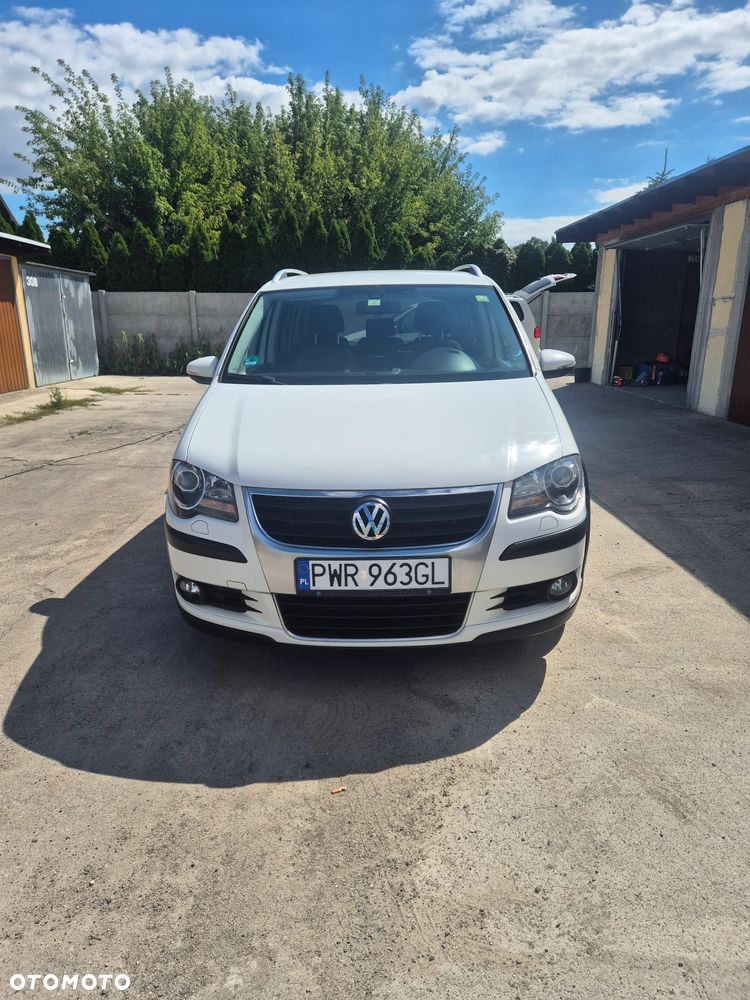 Volkswagen Touran 1.4 TSI Cross DSG - 2