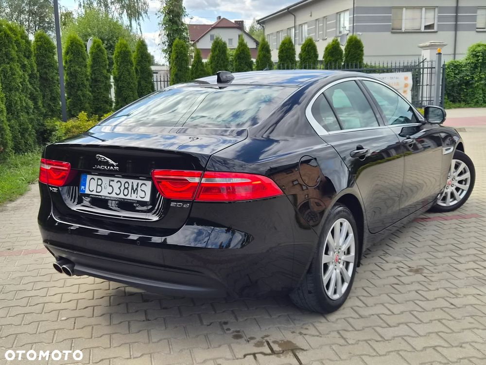 Jaguar XE 2.0 D180 SE - 3