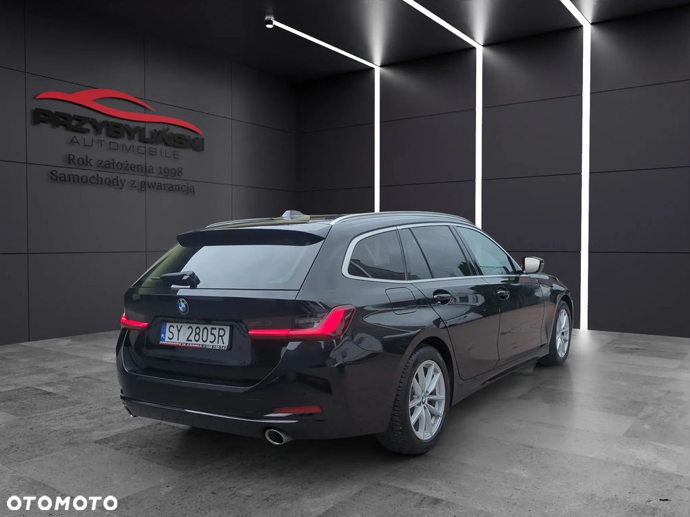 BMW Seria 3 318d mHEV - 9
