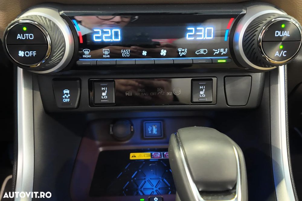 Toyota RAV4 2.5 Hybrid VVT-iE 4x4 Luxury - 22