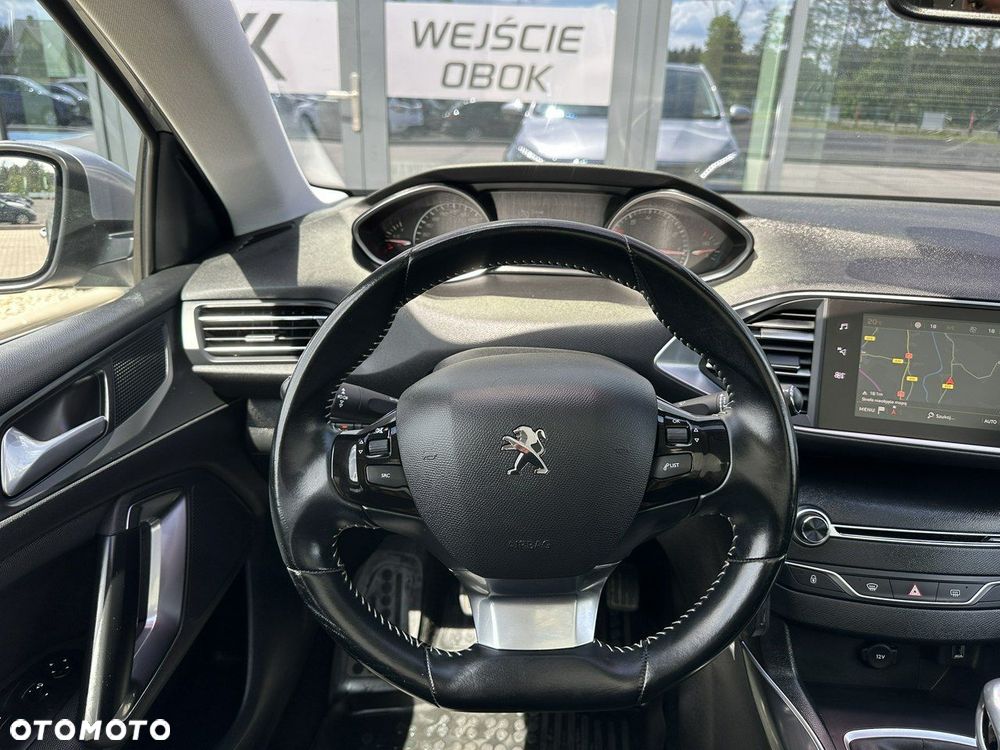 Peugeot 308 1.2 PureTech Allure S&S - 18