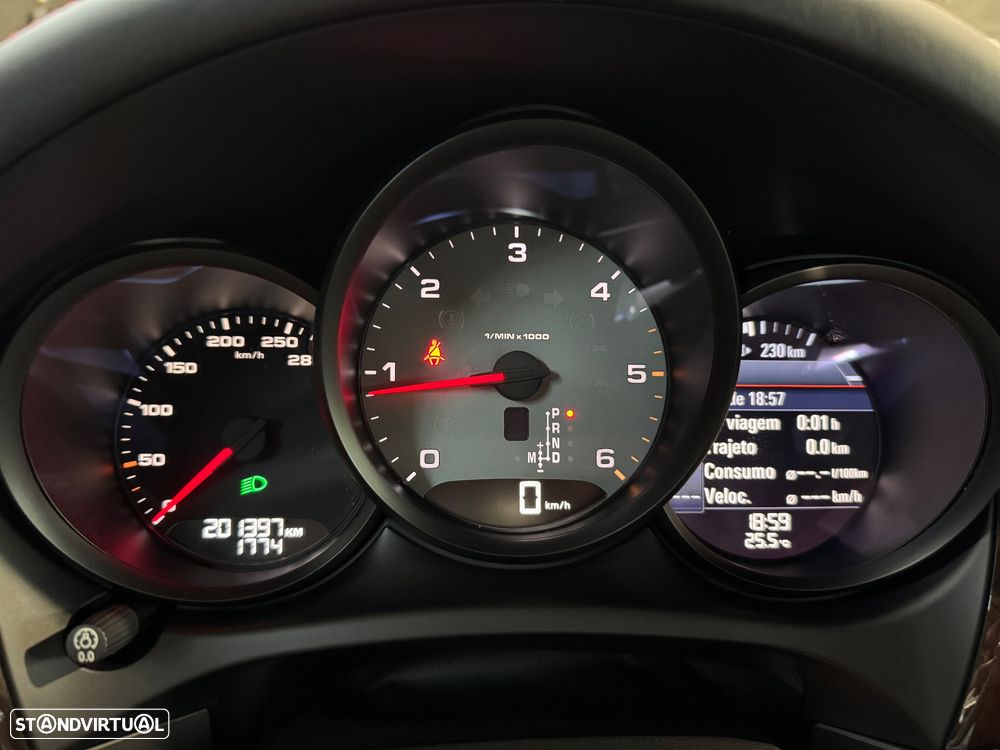Porsche Macan S - 33