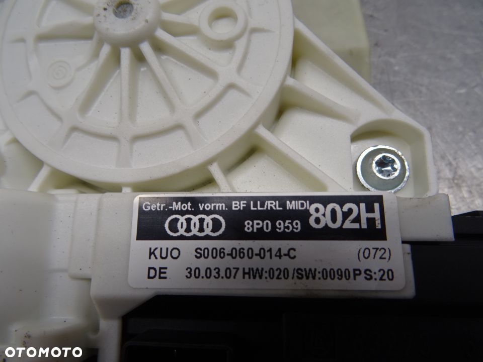 AUDI A3 8P 03-07 2.0TDI PODNOŚNIK SZYB PRAWY PRZÓD PRZEDNI - 4