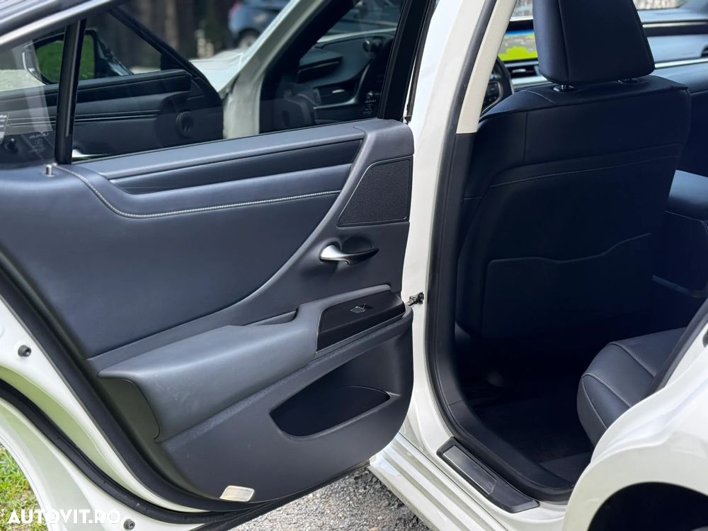 Lexus Seria ES 300h 2.5 TNGA HV 25H- 4X2 CVT Business - 8