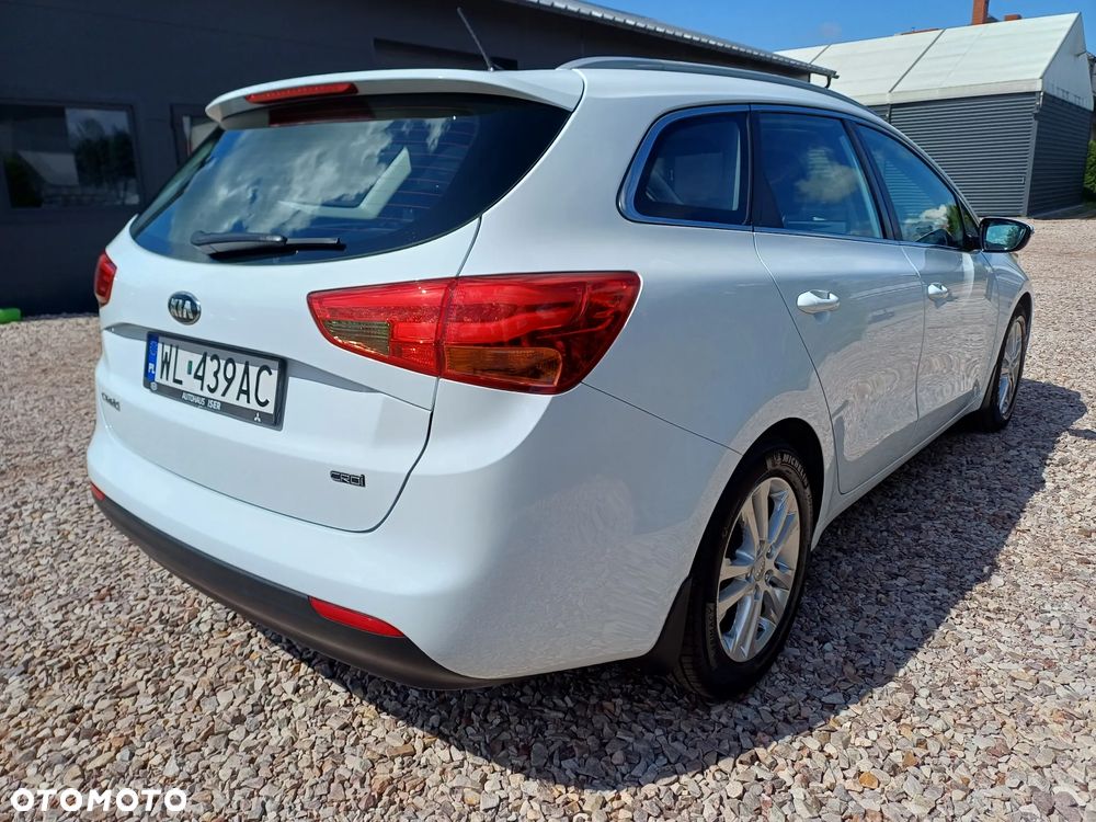 Kia Ceed 1.6 CRDi 128 Dream Team Edition - 15