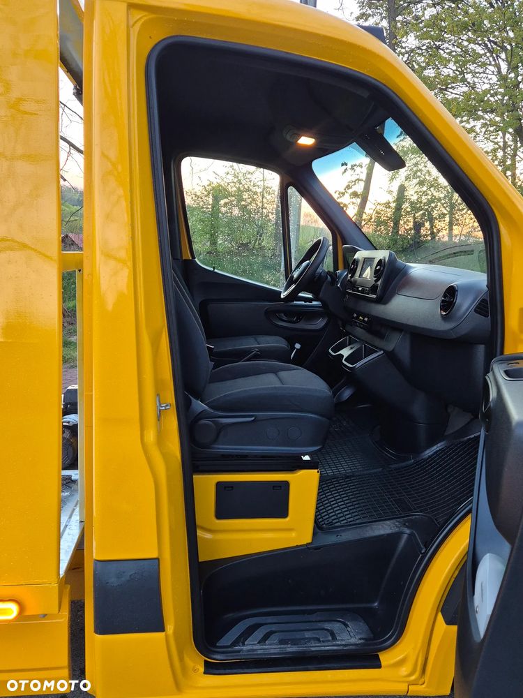Mercedes-Benz Sprinter - 22
