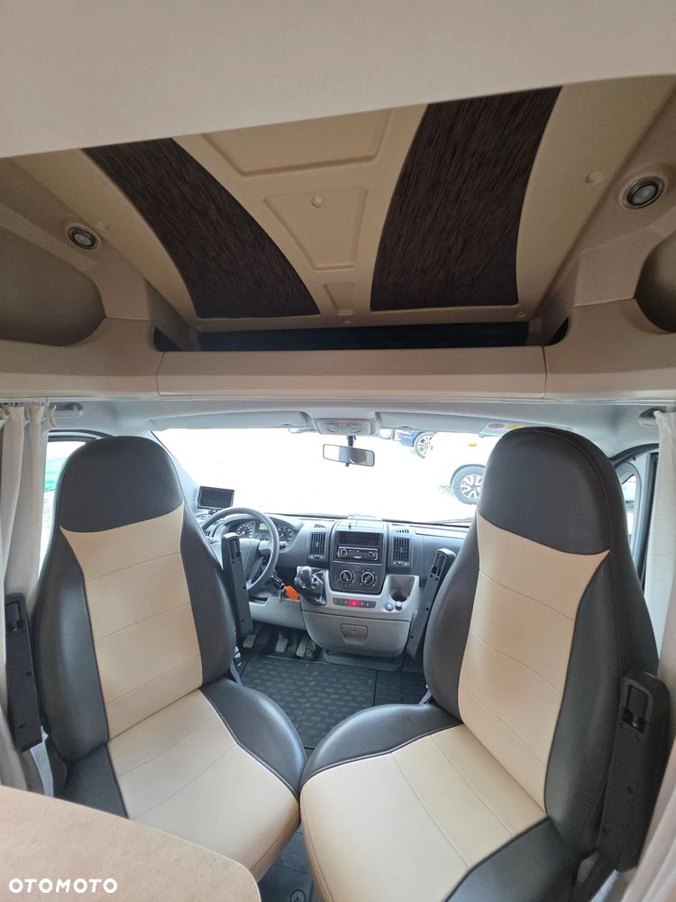 Chausson Flash 28 Polintegra opuszczane lóżko 6.99m - 12