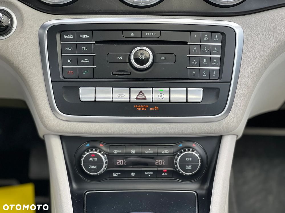 Mercedes-Benz CLA 250 7G-DCT - 28
