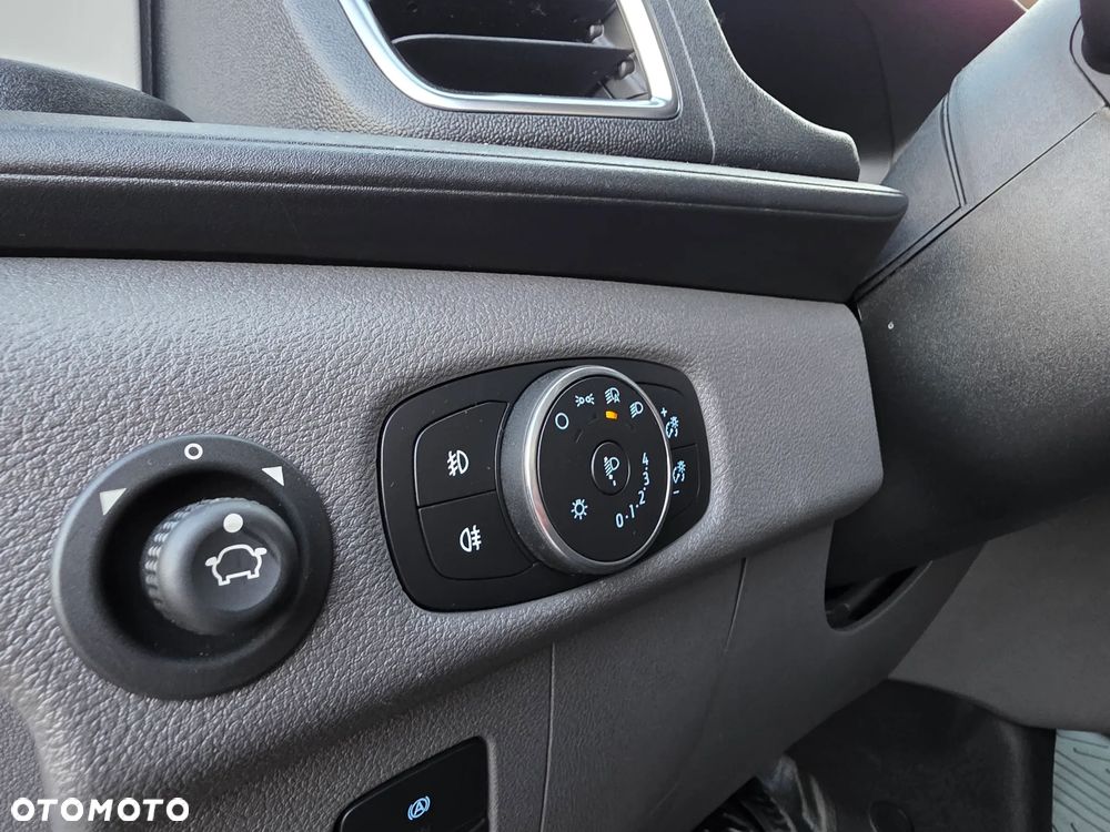 Ford Transit L4 RWD Trend - 18