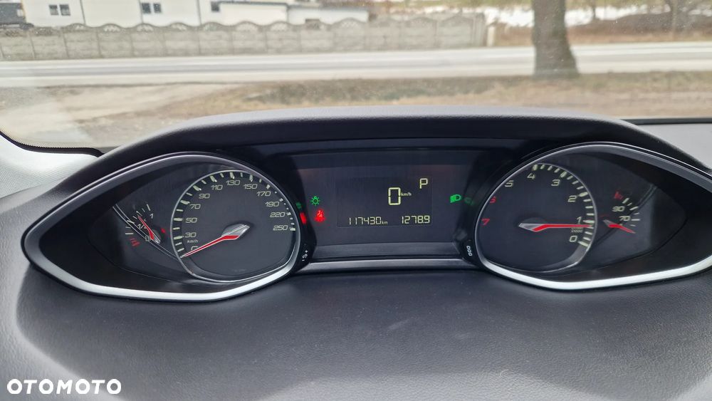 Peugeot 308 1.2 PureTech Allure S&S - 14