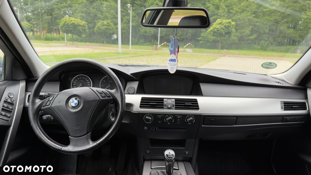 BMW Seria 5 520i - 8