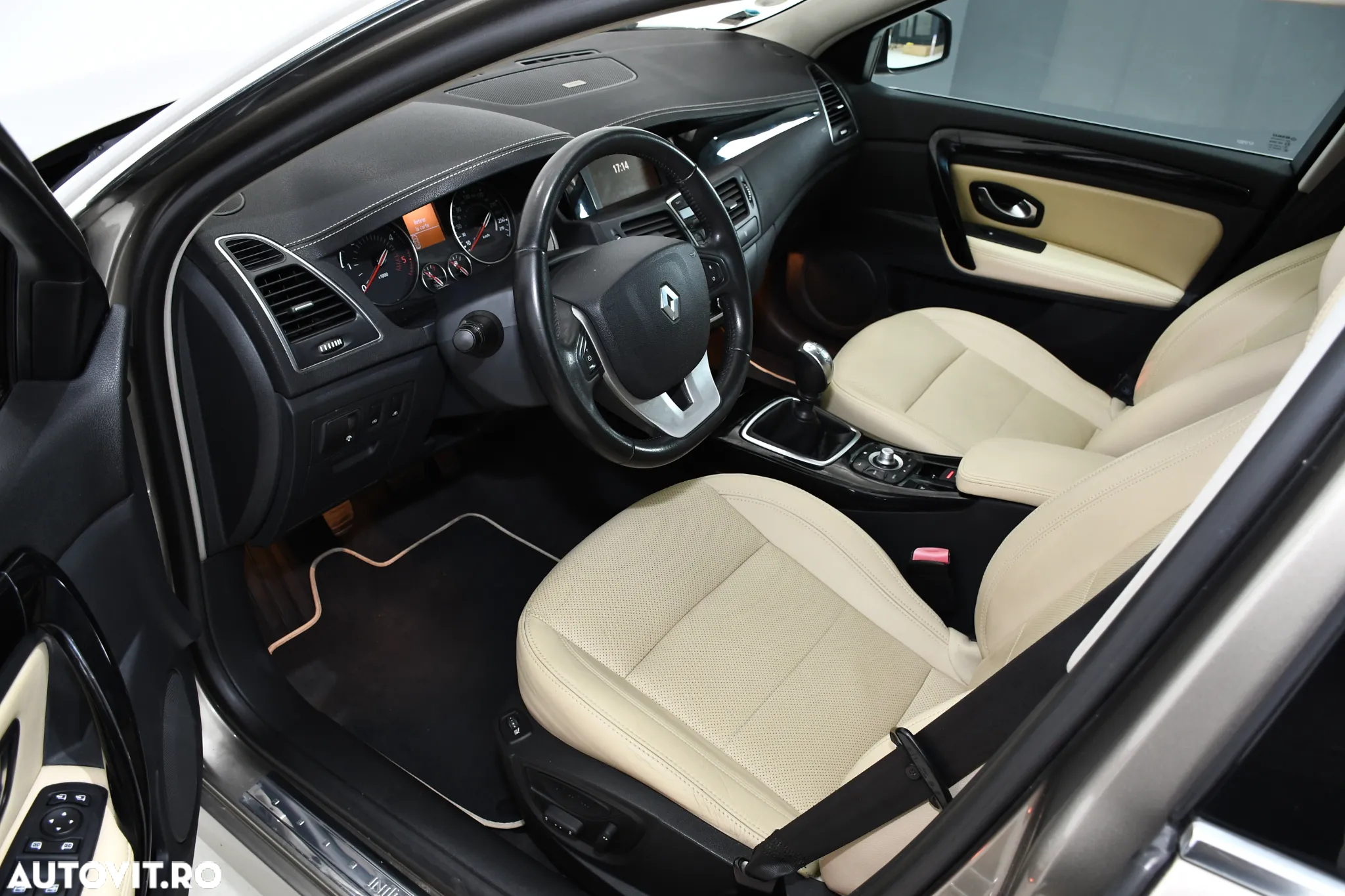 Renault Laguna 2.0 dCi FAP Initiale - 14