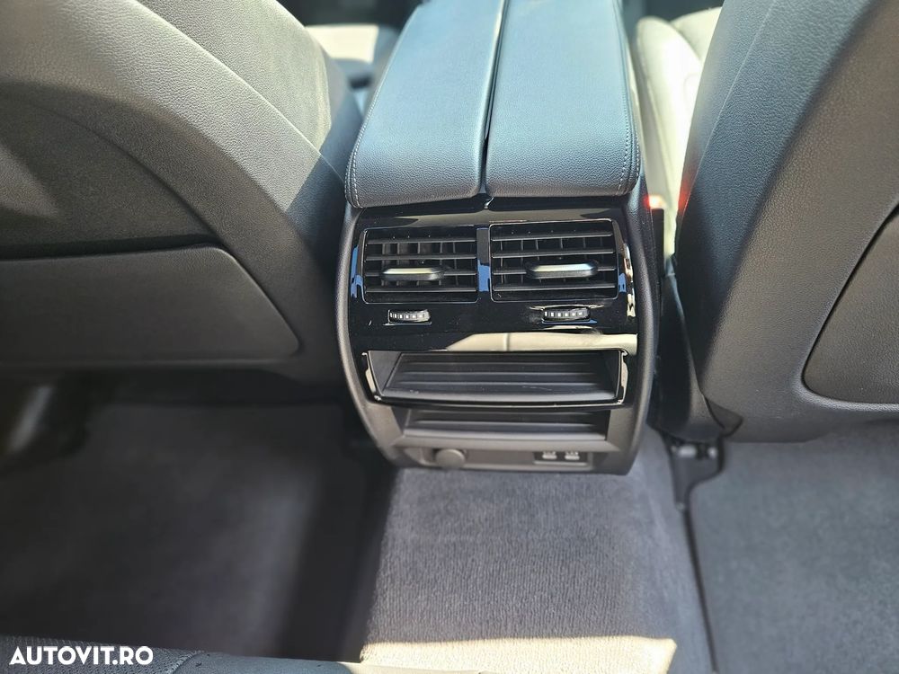 BMW Seria 5 520d Aut. Sport Line - 26