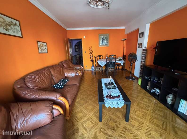 T2 com Garagem e Arrecadação | Póvoa de Santo Adrião - Grande imagem: 2/26