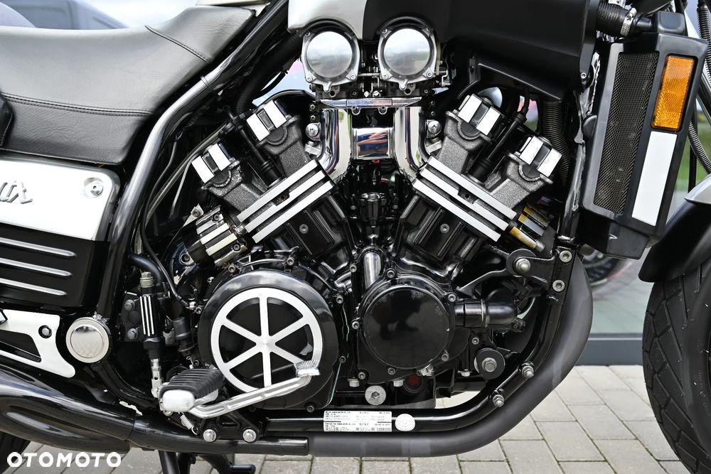 Yamaha V-MAX - 11