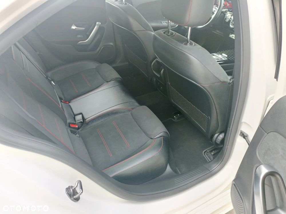 Mercedes-Benz Klasa A 180 7G-DCT AMG Line - 18