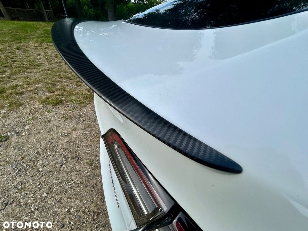 Tesla Y Performance Dual Motor AWD - 9