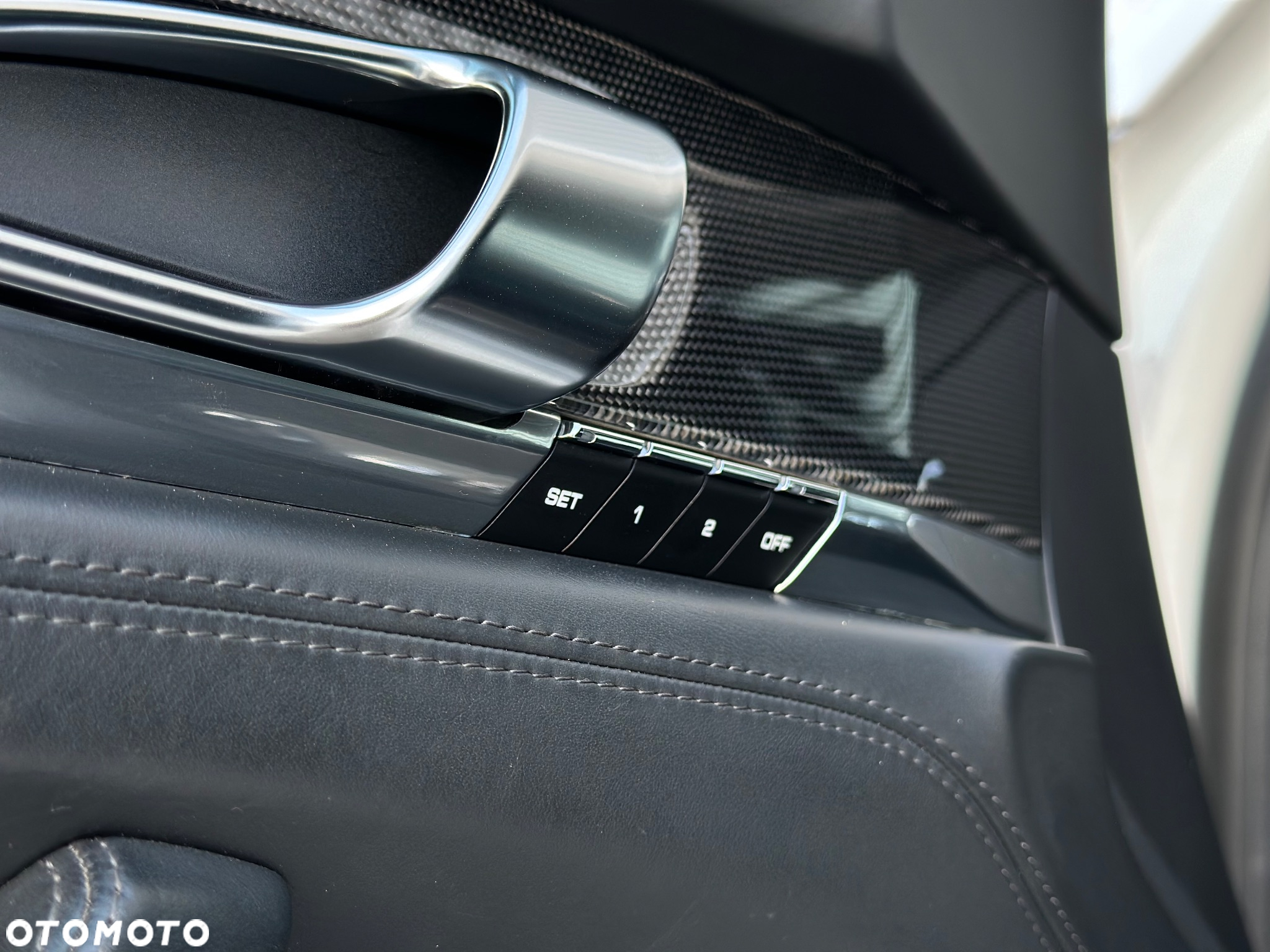 Porsche Panamera Turbo PDK - 23