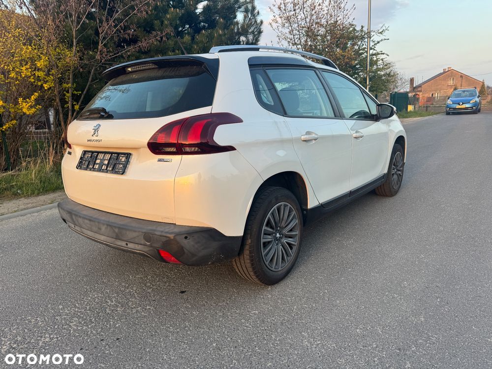 Peugeot 2008 PureTech 82 Urban Move - 4