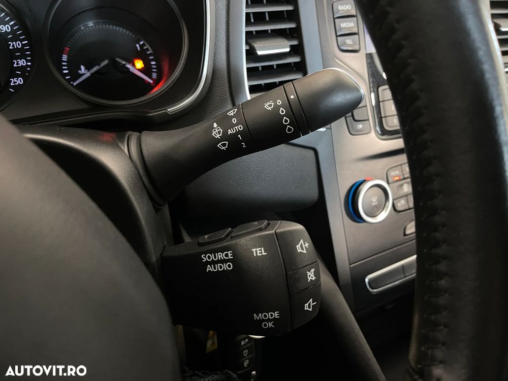 Renault Megane TCe EDC Zen - 18