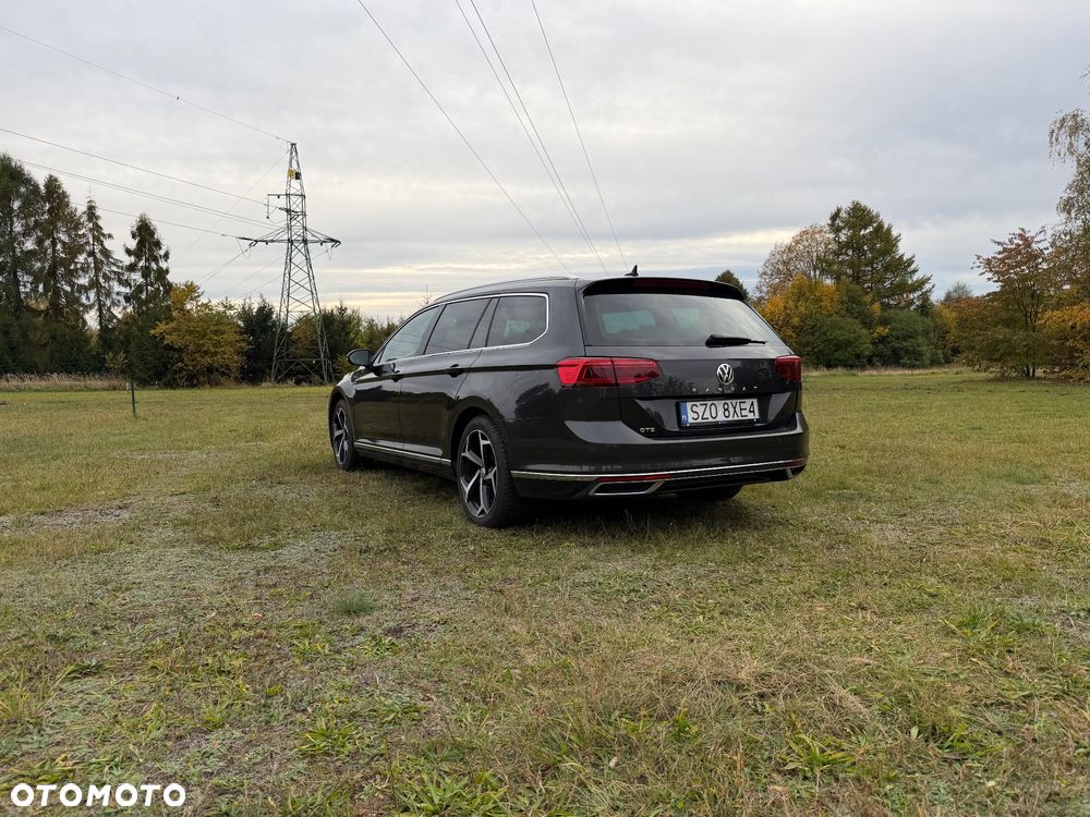 Volkswagen Passat - 4