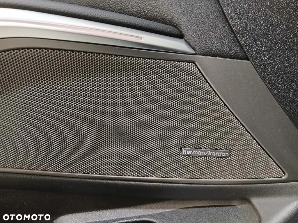BMW Seria 3 320d Touring xDrive M Sport - 13