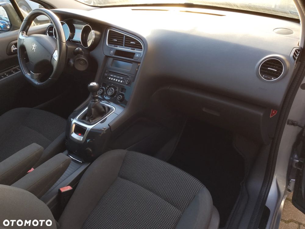 Peugeot 5008 HDI FAP 115 Style - 13