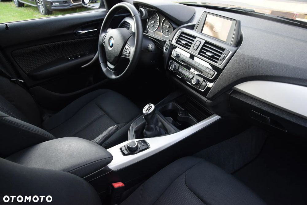 BMW Seria 1 120i Advantage - 5