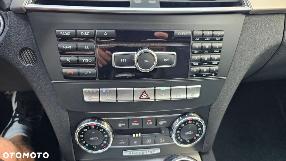 Mercedes-Benz Klasa C 350 T CDI DPF (BlueEFFICIENCY) 7G-TRONIC Avantgarde - 40