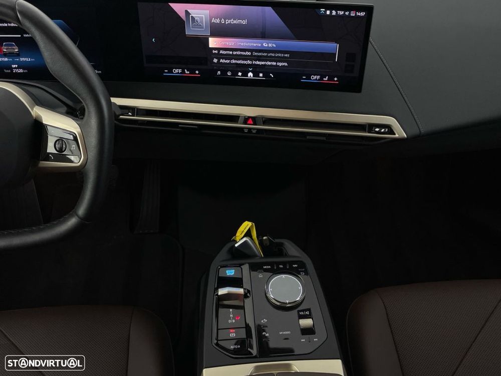 BMW iX xDrive 40 - 15