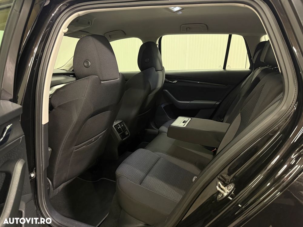 Skoda Octavia Combi 2.0 TDI DSG Ambition - 11