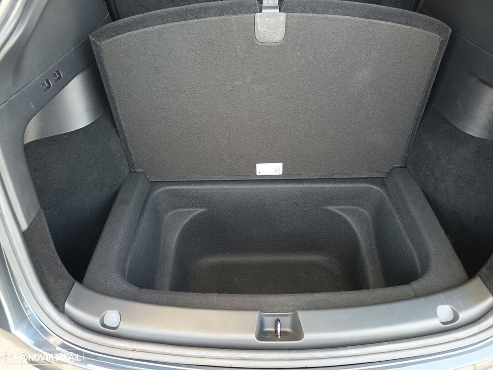 Tesla Model Y Long Range Tração Integral - 24