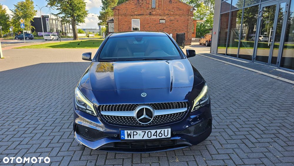Mercedes-Benz CLA 180 AMG Line - 3
