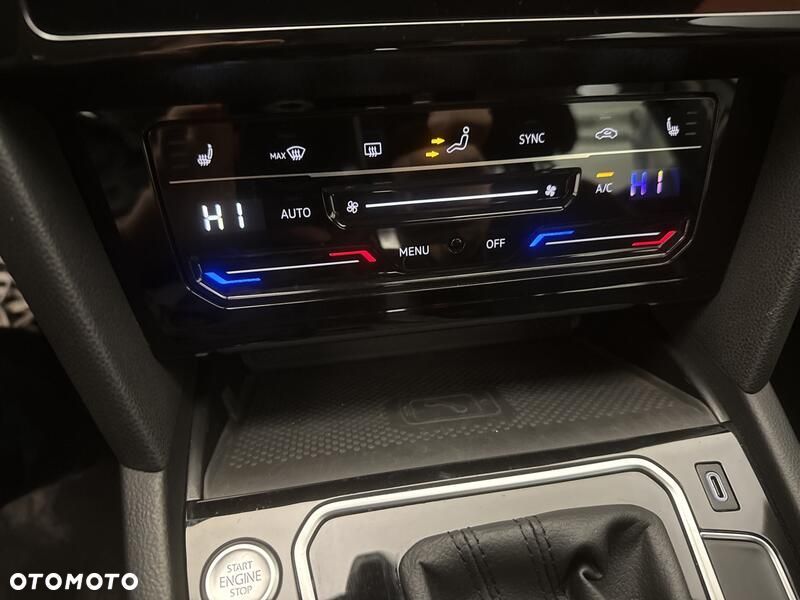 Volkswagen Passat - 17