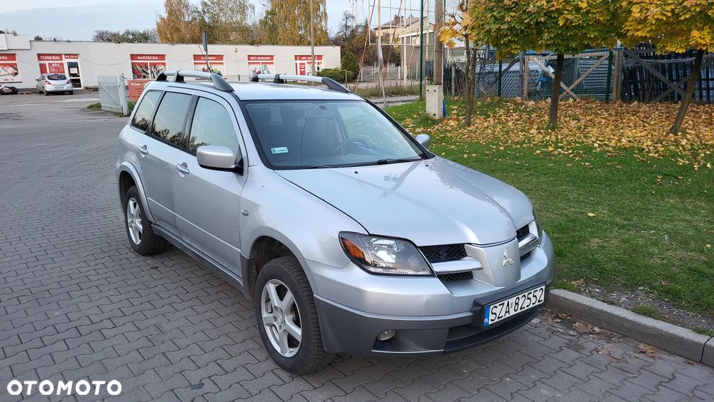 Mitsubishi Outlander 2.4 4WD Automatik Intense - 1