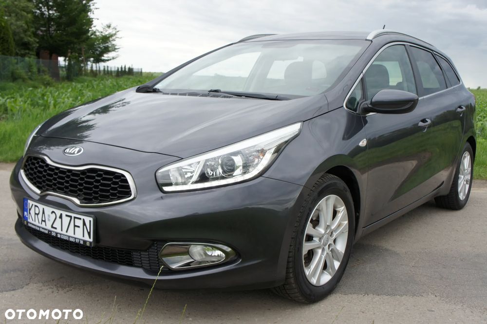 Kia Ceed - 11