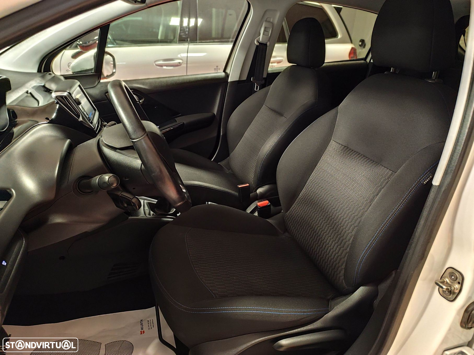 Peugeot 208 1.5 BlueHDi Signature - 9