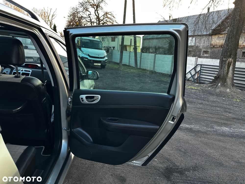 Peugeot 307 SW 140 OXYGO - 16