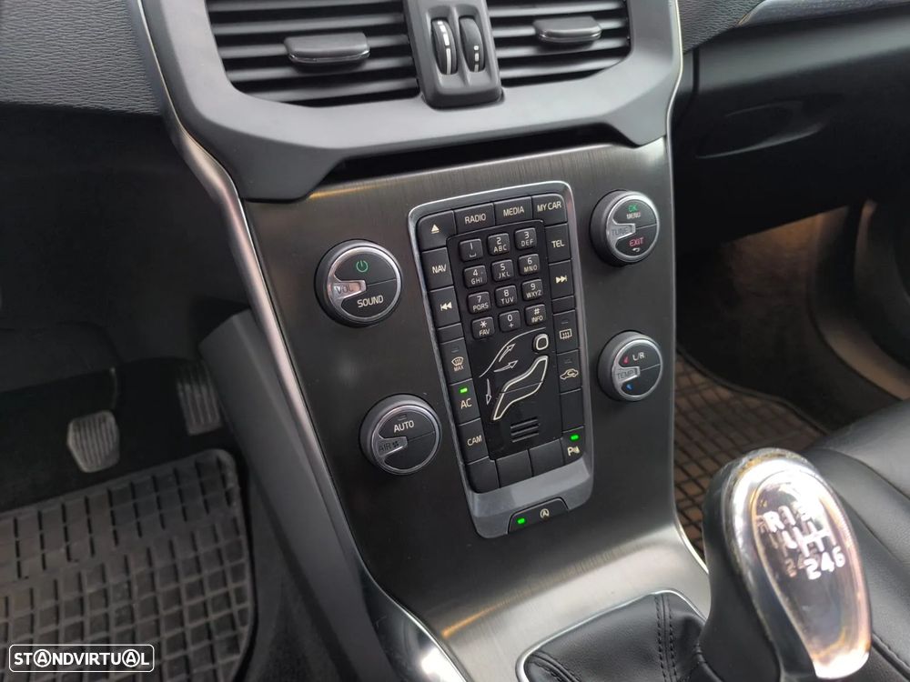 Volvo V40 D2 Momentum - 48