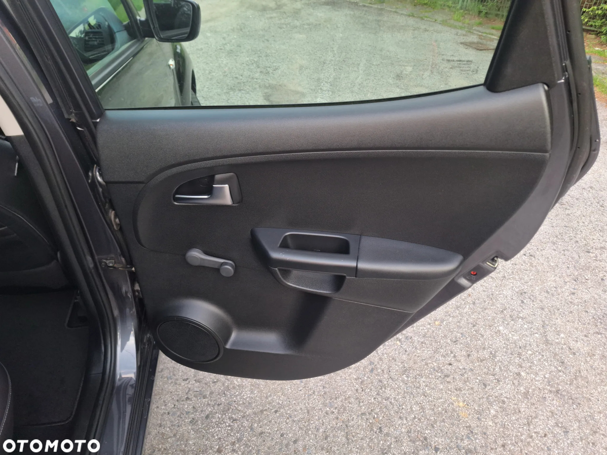 Kia Venga 1.4 CRDi 90 Business Line - 32