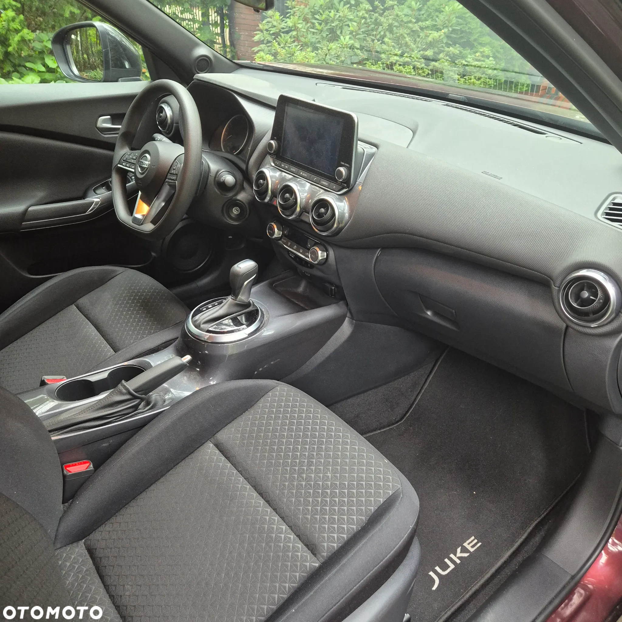 Nissan Juke 1.0 DIG-T N-Connecta DCT - 4