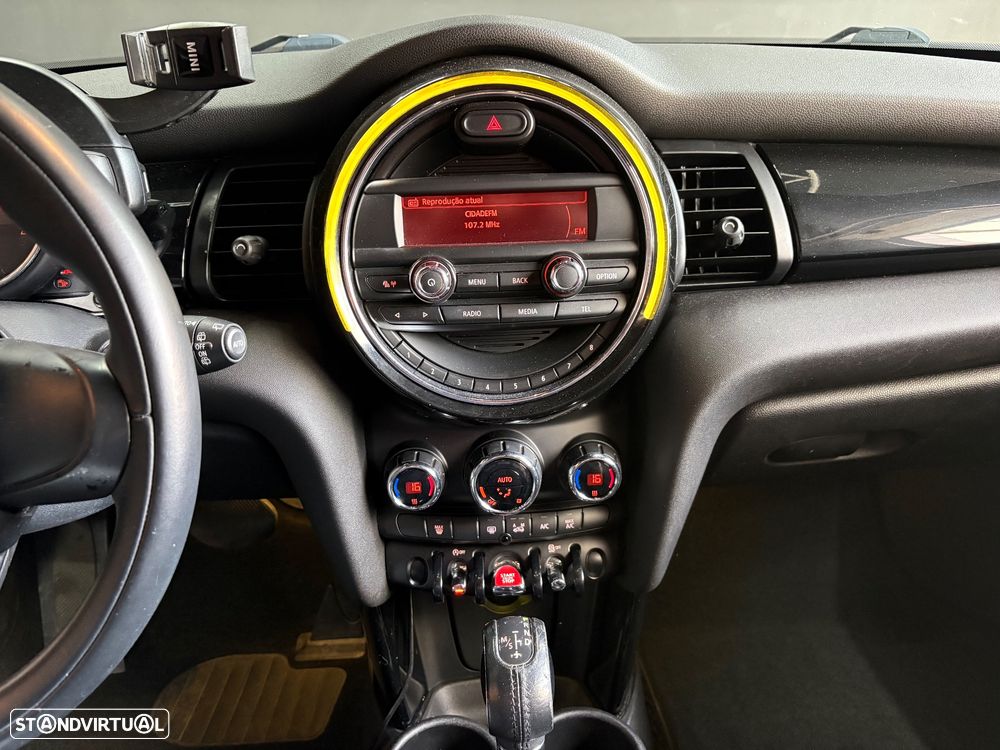 MINI 5 Portas Cooper D Aut. - 11