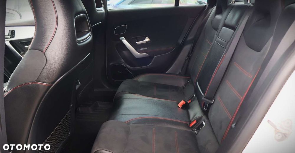 Mercedes-Benz CLA - 16