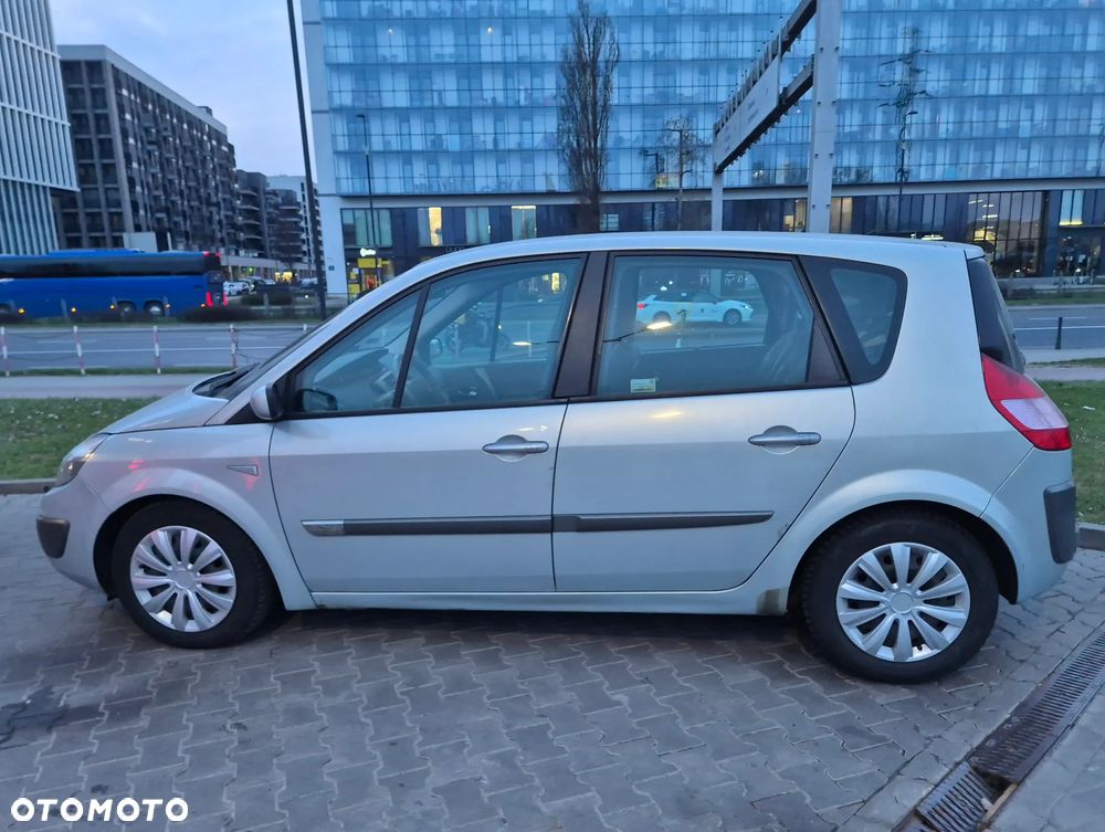Renault Scenic 2.0 16V Privilege - 1