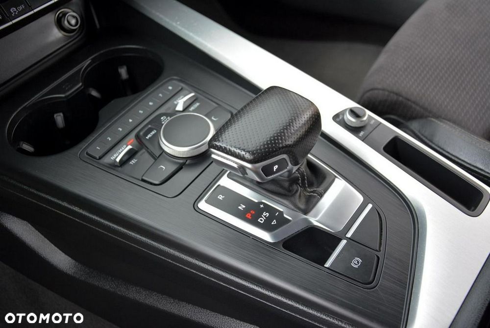 Audi A4 Avant 2.0 TDI ultra S tronic sport - 32
