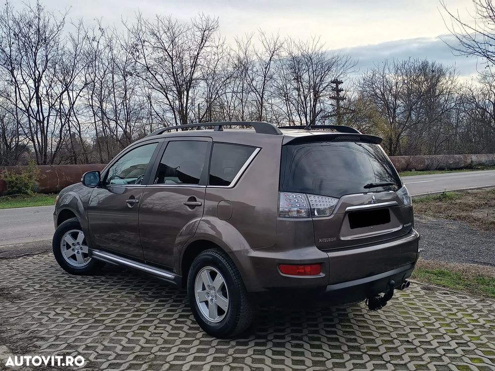 Mitsubishi Outlander - 5