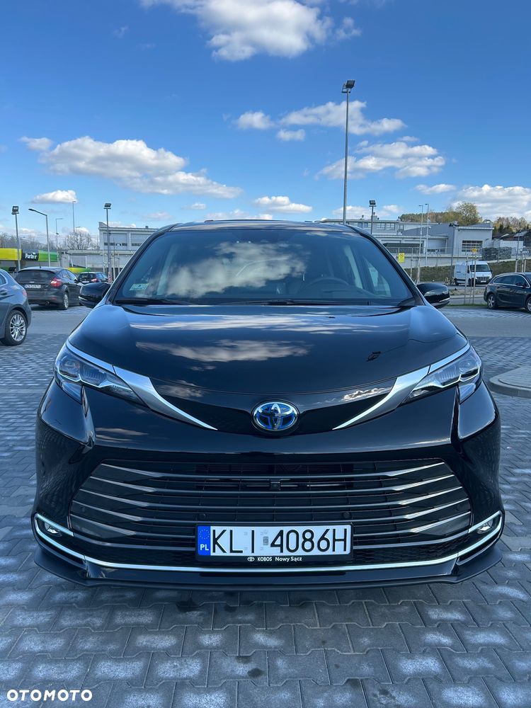 Toyota Sienna - 6
