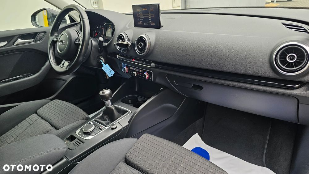 Audi A3 Limousine 2.0 TDI (clean diesel) Ambiente - 32
