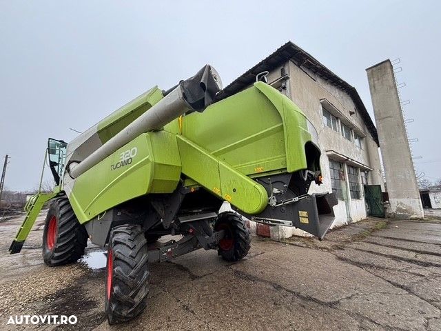 Claas Tucano 320 - 3